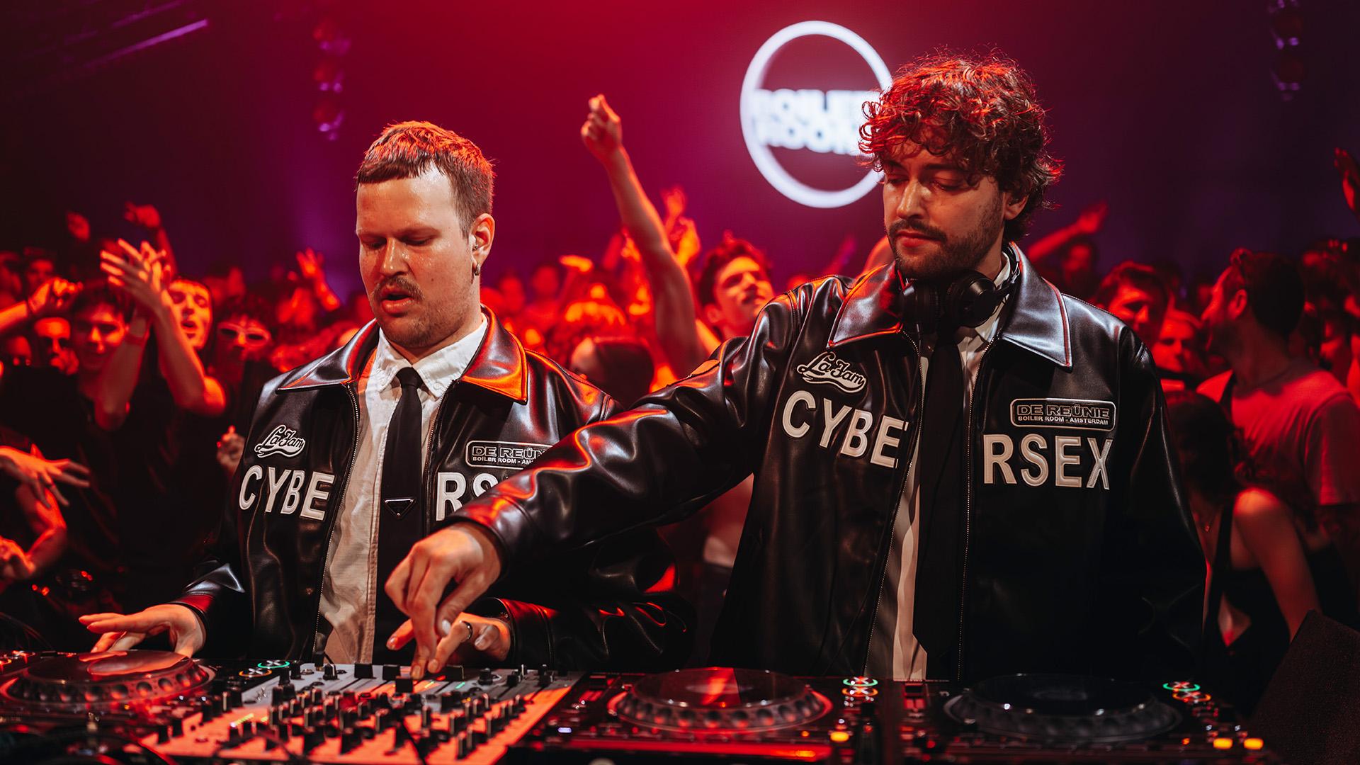 Photo of set Cybersex.