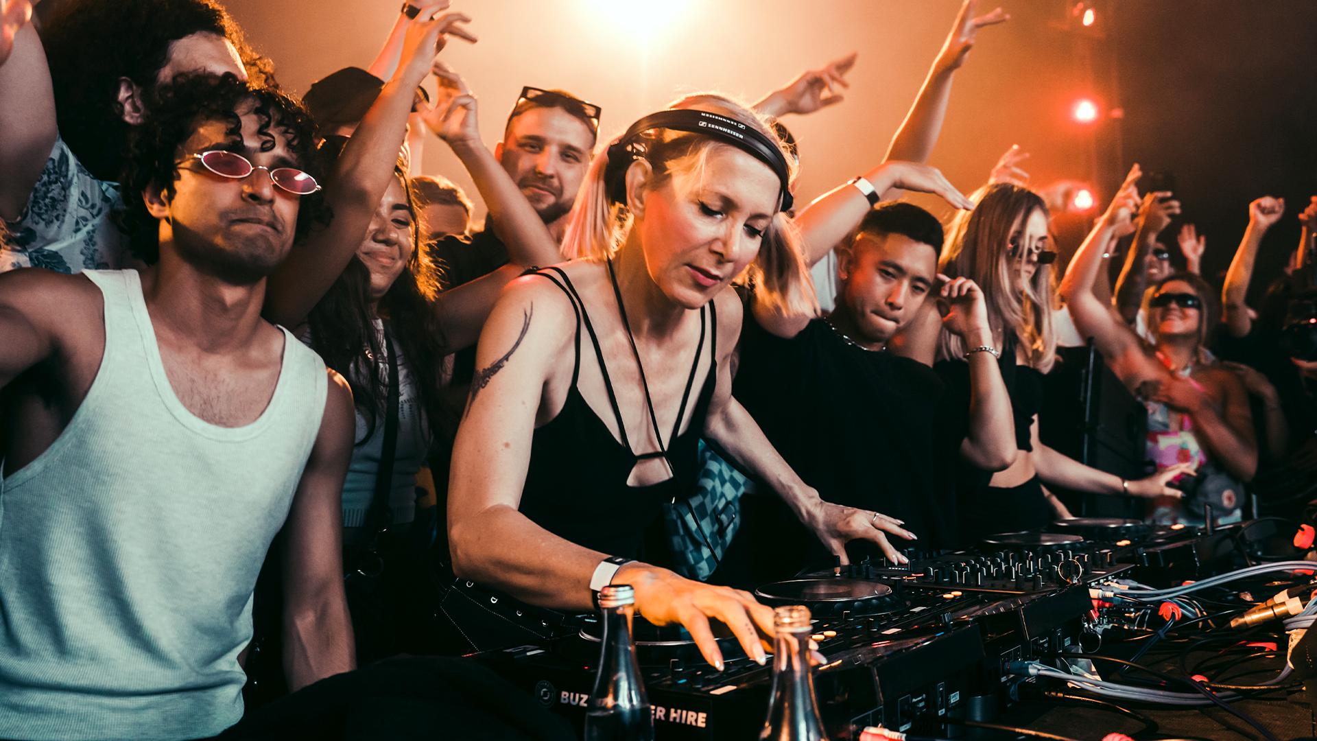 Photo of set Ellen Allien.