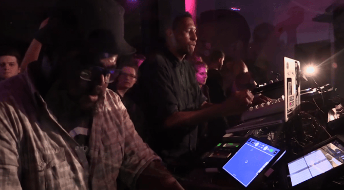 Photo of set Aybee & Afrikan Sciences.