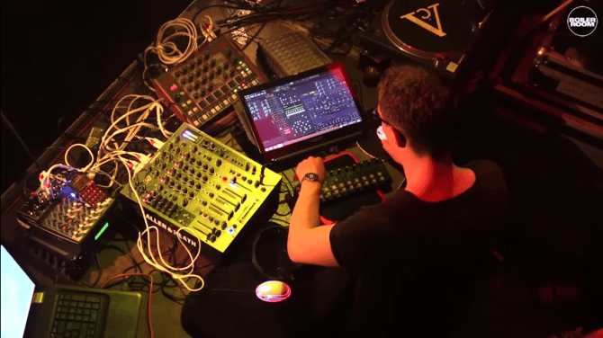 Photo of set Mike Dehnert (Live).