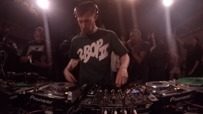 Photo of set DJ Cable.