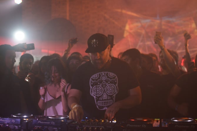 Photo of set Claude VonStroke.