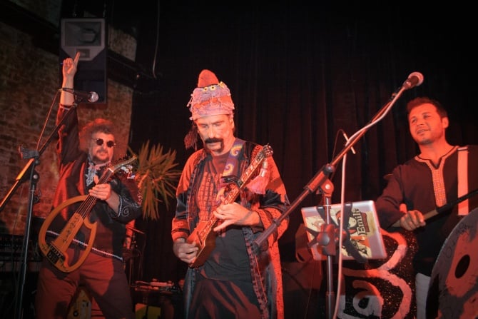 Photo of set BaBa ZuLa.