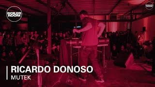 Photo of set Ricardo Donoso.