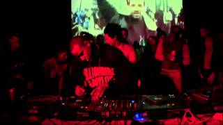 Photo of set DJ Q.