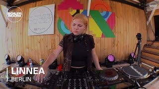 Photo of set Linnea.