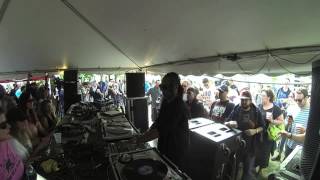 Photo of set Stacey Pullen.