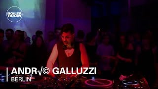 Photo of set André Galluzzi.