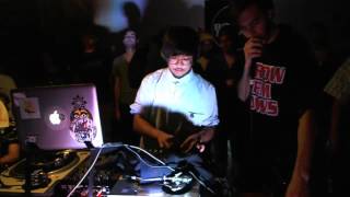 Photo of set MNDSGN.