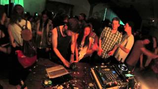 Photo of set Purity Ring 45 Min Mix.