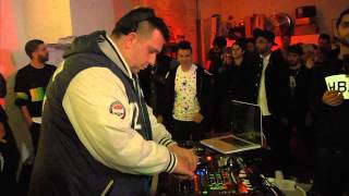 Photo of set DJ Slimzee.