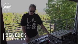 Photo of set Benedek.