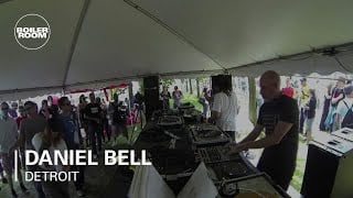 Photo of set Daniel Bell.