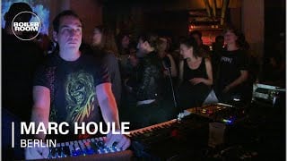 Photo of set Marc Houle.
