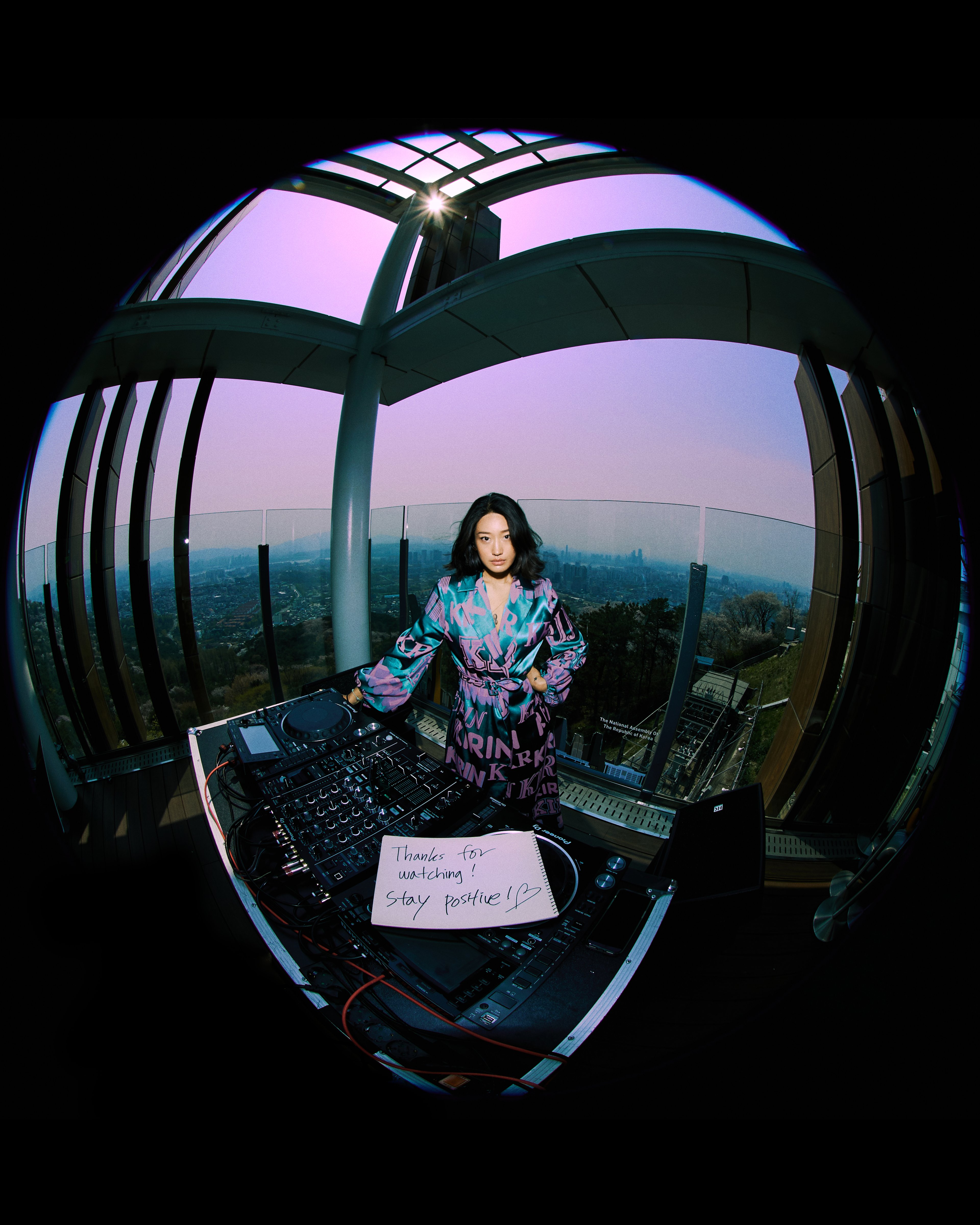 Photo of set Peggy Gou.