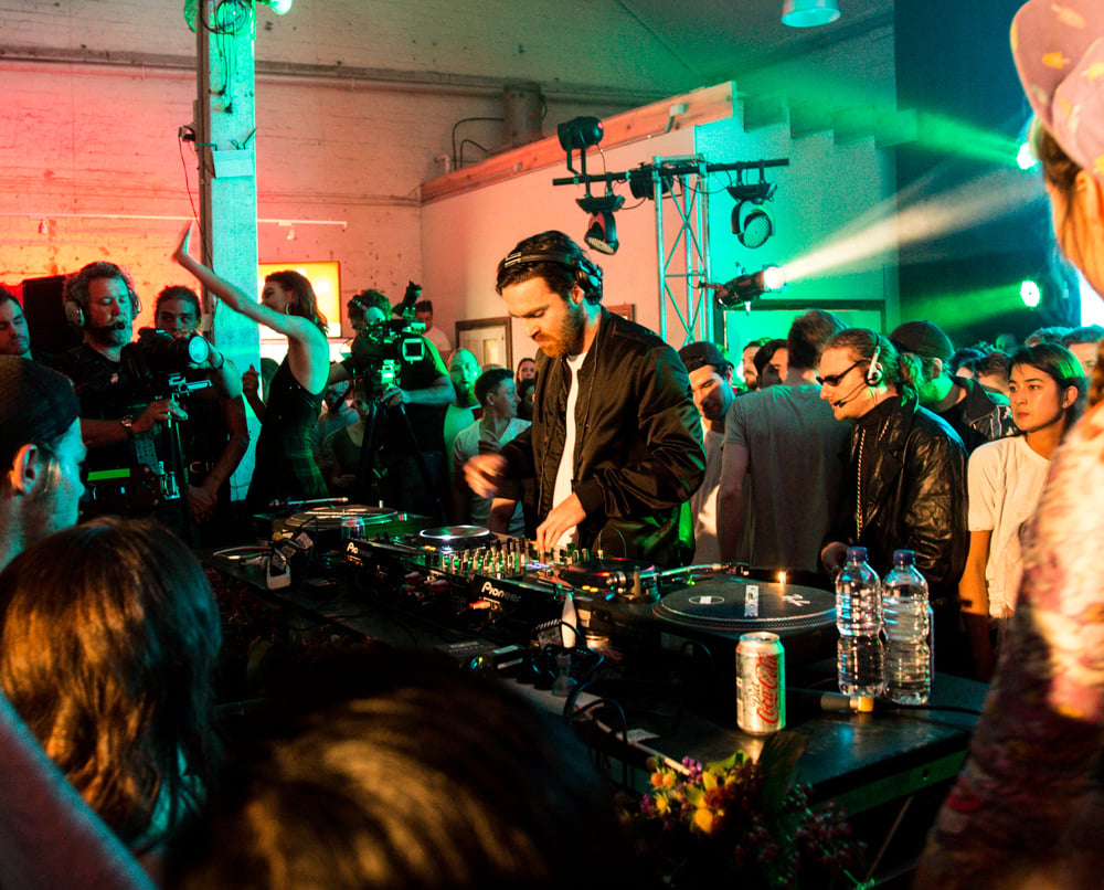 Photo of set Chet Faker.