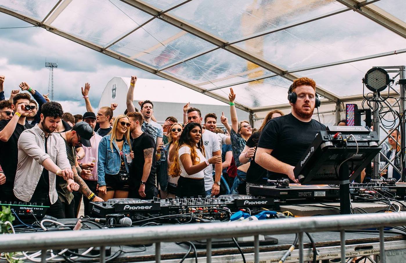 Photo of set DJ Deece.