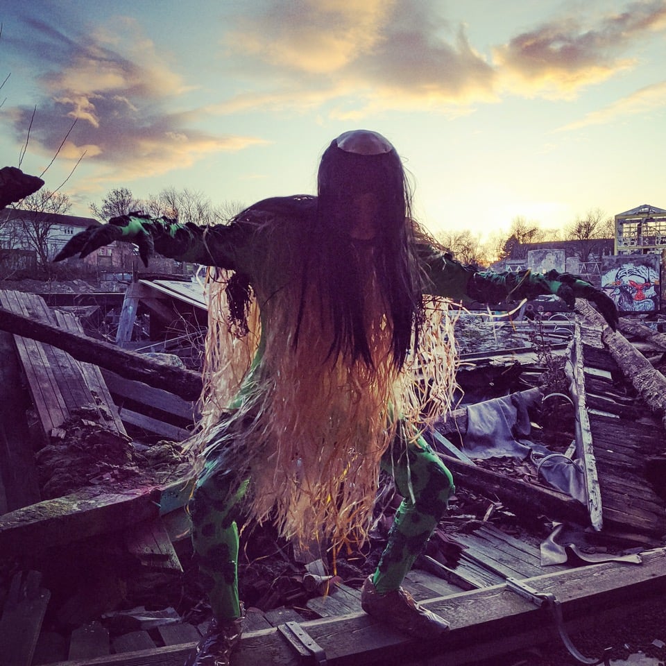 Photo of set DJ Die Soon: 'Monopolize'.