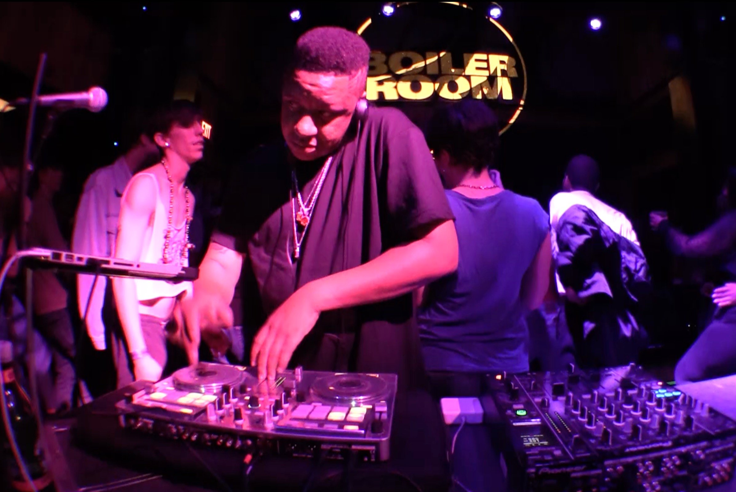 Photo of set DJ Lil Man.