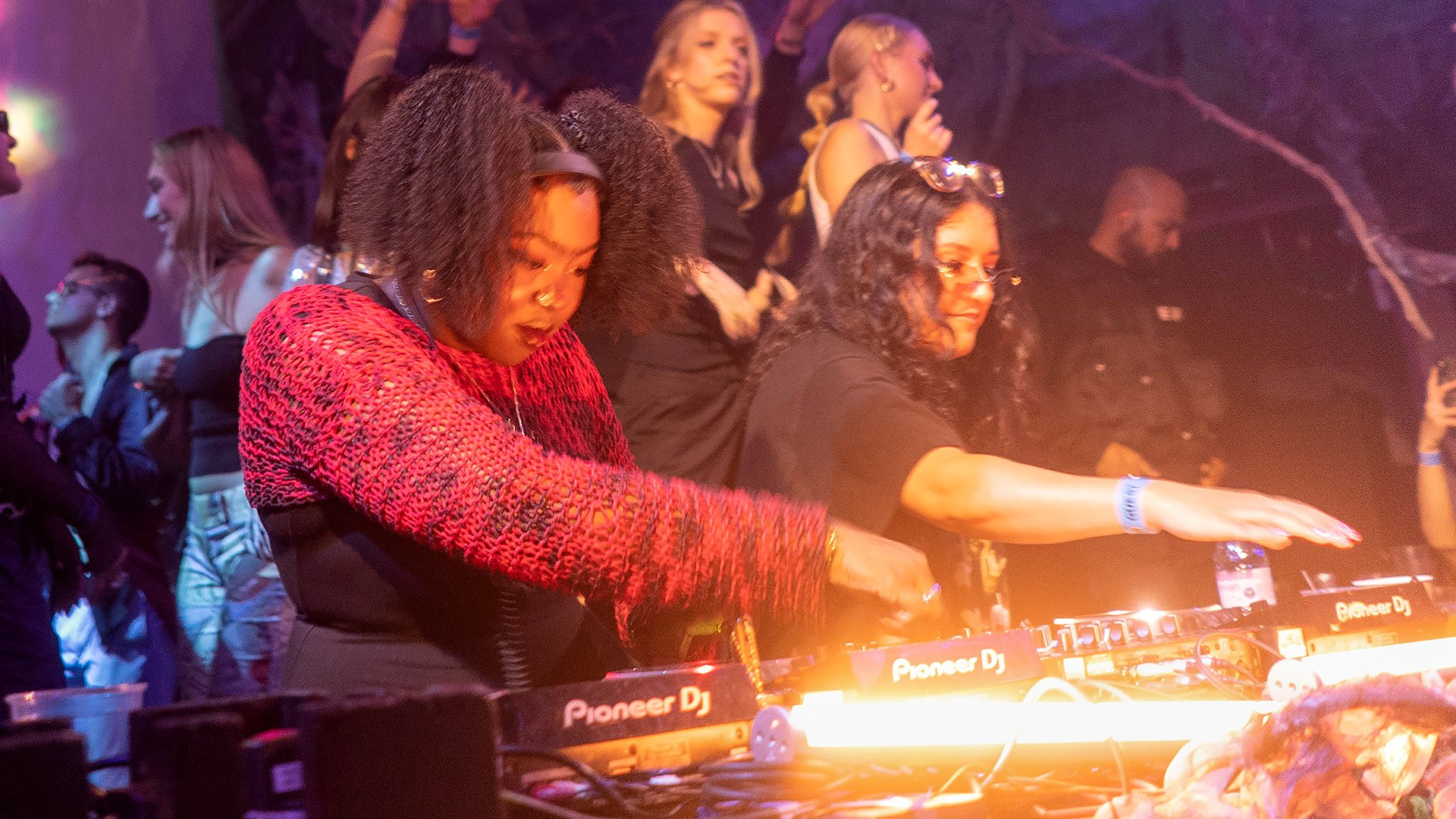 Photo of set A.G b2b Manara (Beauty Blender).