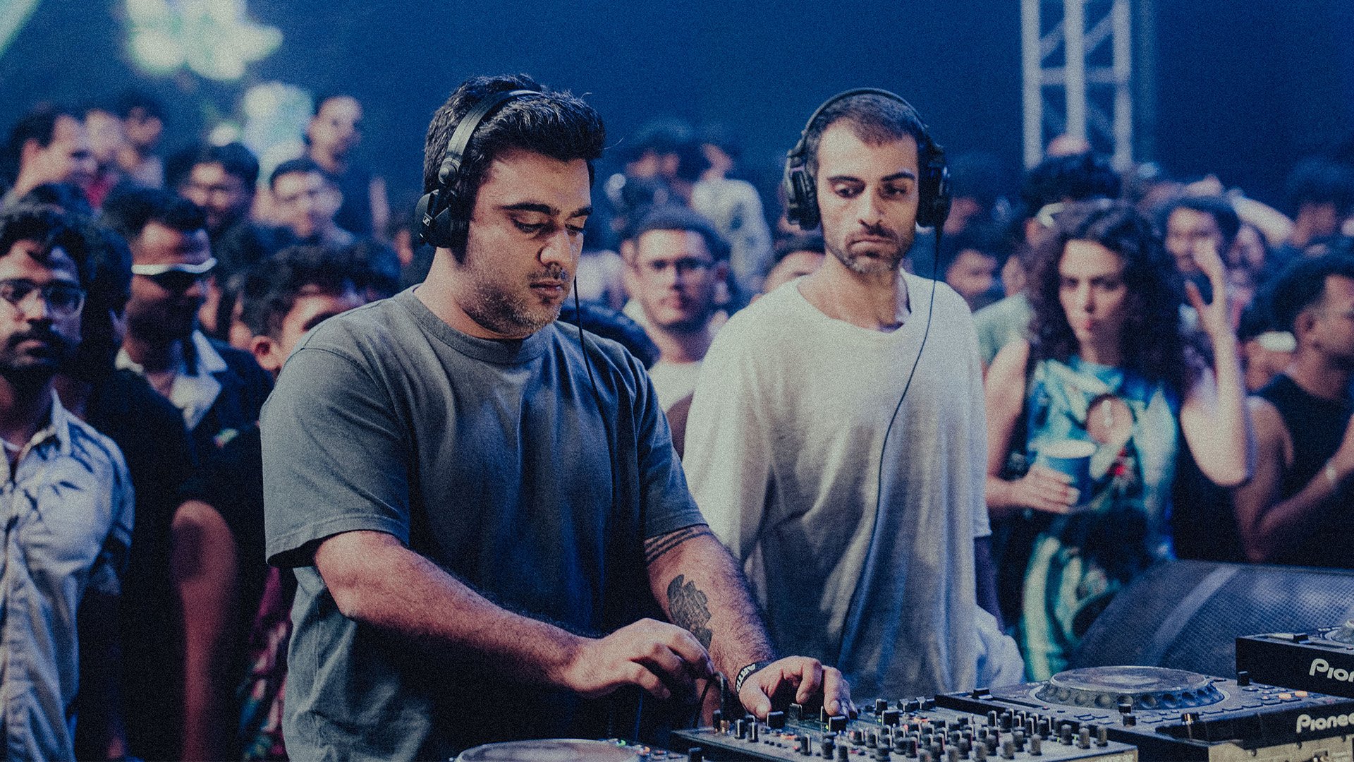 Photo of set Bhish b2b Chhabb.