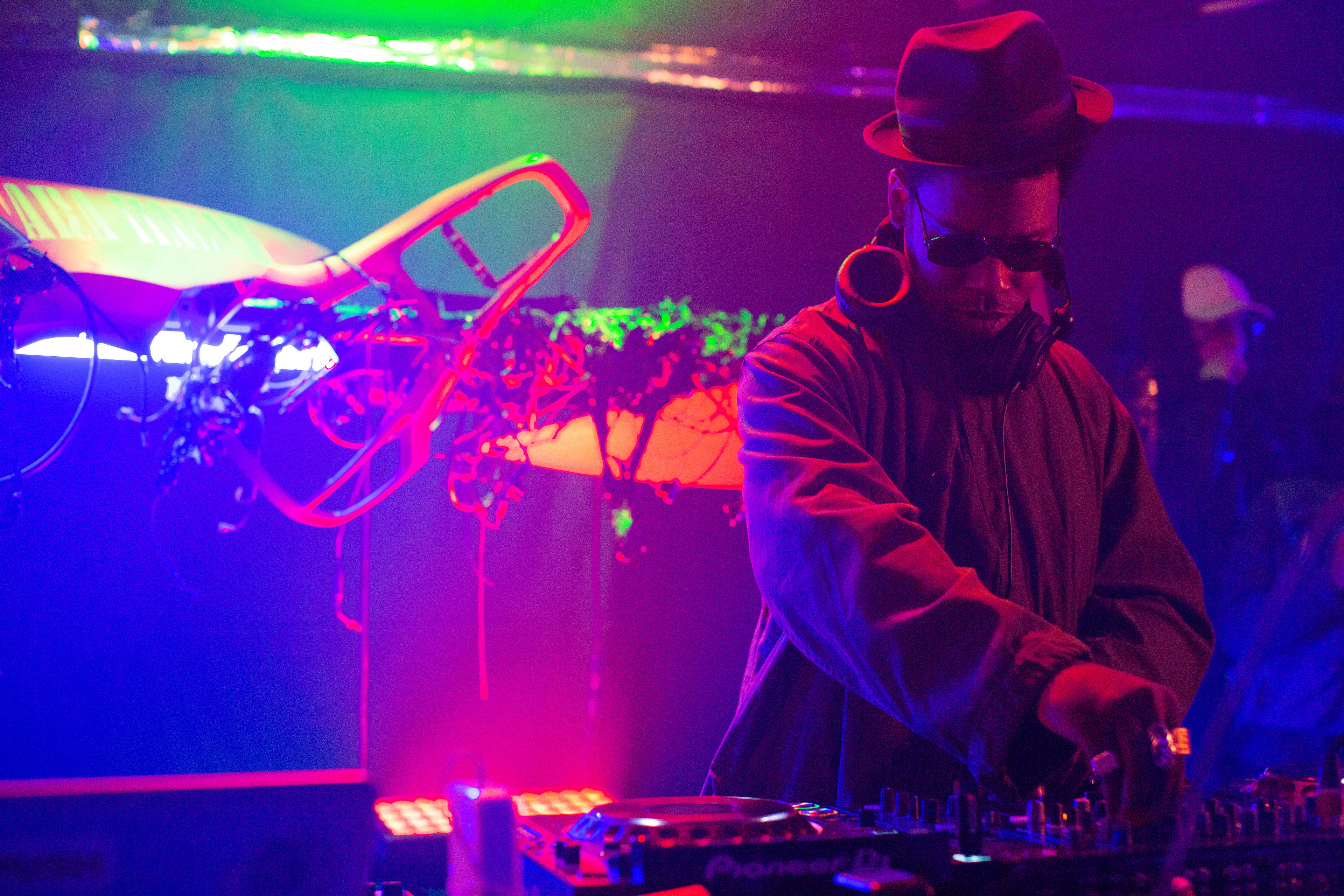 Photo of set Gaika.