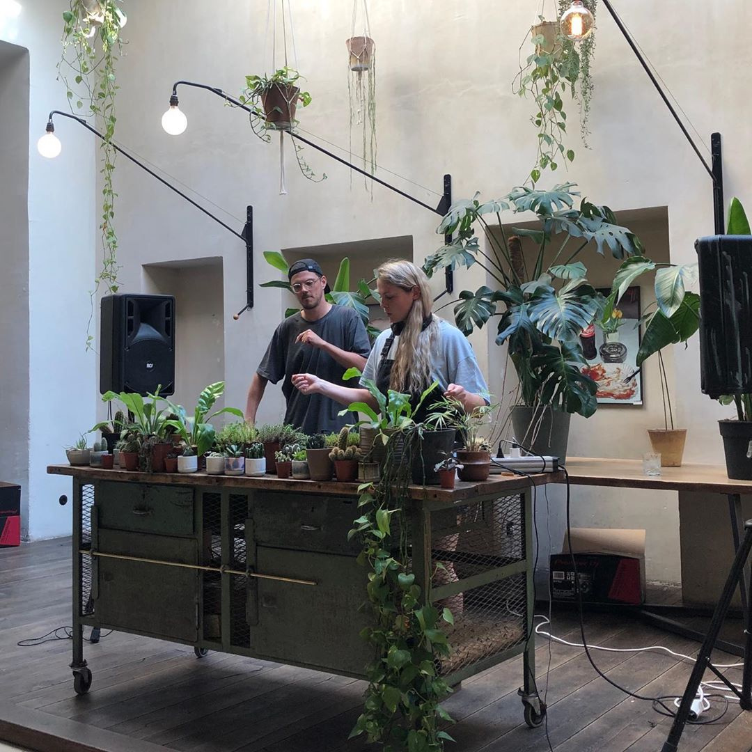 Photo of set Sally C b2b Cromby.