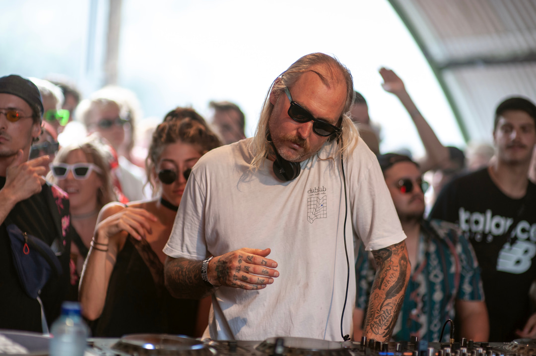 Photo of set Peaking Lights.