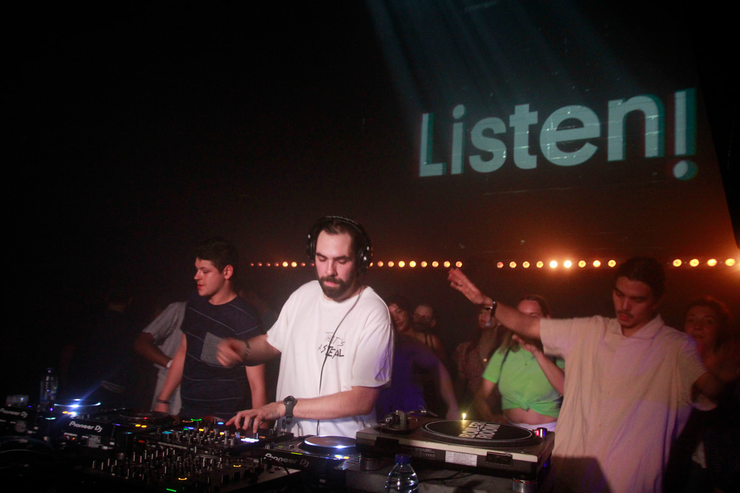 Photo of set Lipelis.