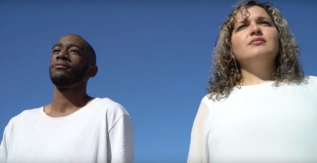 Photo of set Alis: 'Papercuts'.