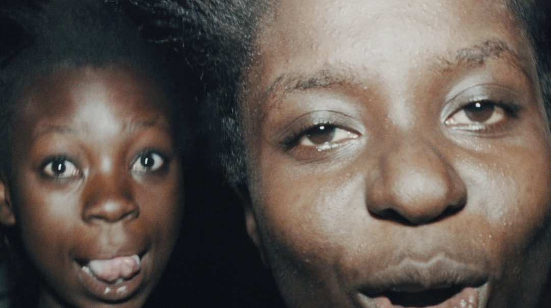 Photo of set Kadilida: 'Song Mzuka'.