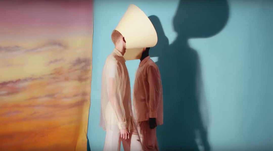 Photo of set Alessandro Cortini: 'BATTICUORE'.