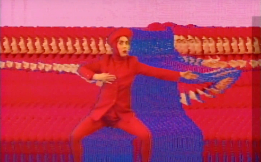 Photo of set Jennifer Vanilla: 'Space Time Motion'.