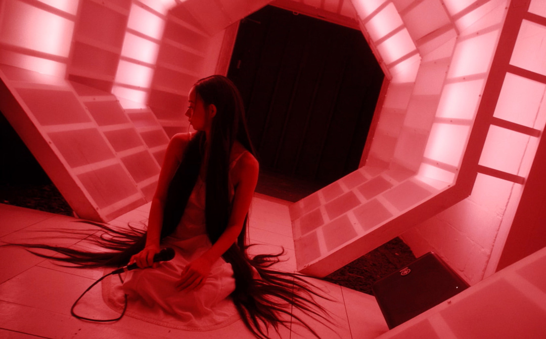 Photo of set Lucinda Chua: 'Feel Something'.