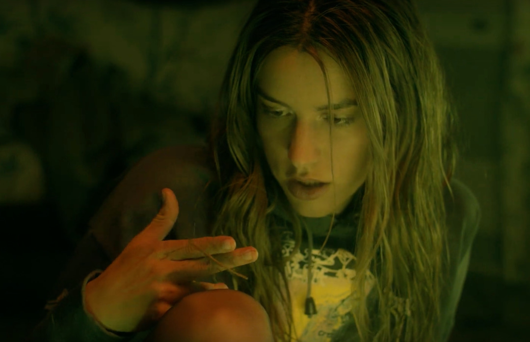 Photo of set Oklou: 'Forever'.