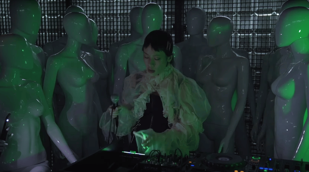 Photo of set Scintii.