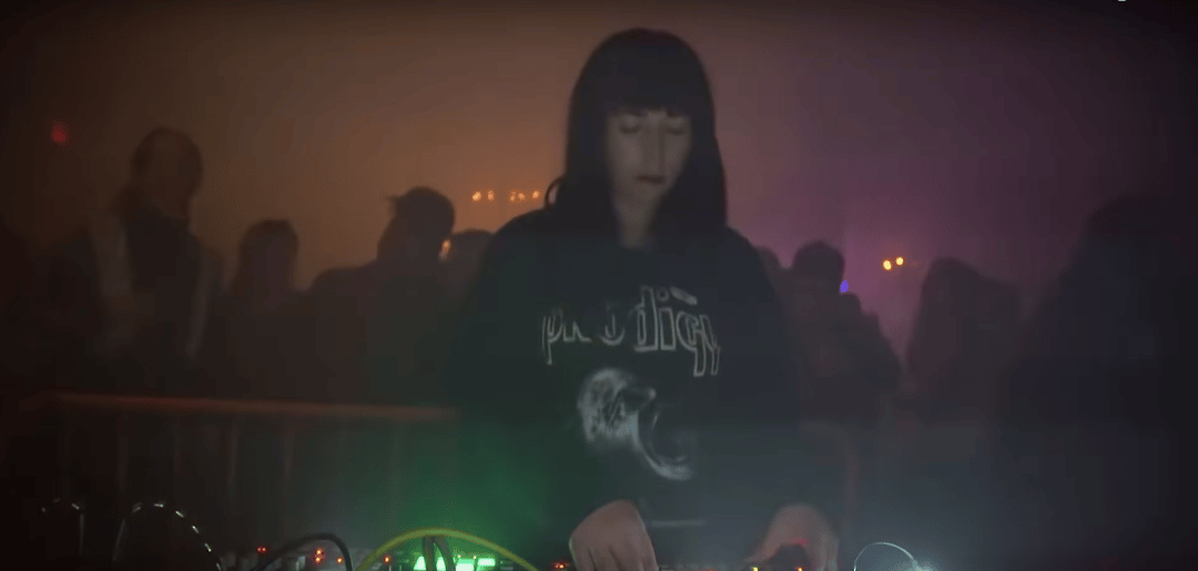 Photo of set Isabella.