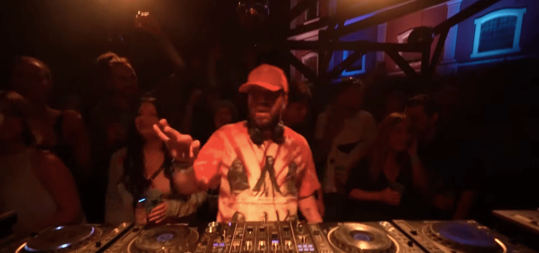 Photo of set Dj Tennis.