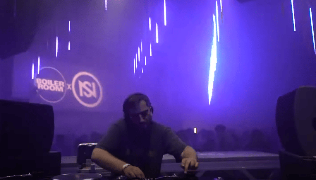 Photo of set Zaltan.