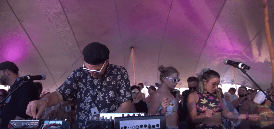 Photo of set Sabota.