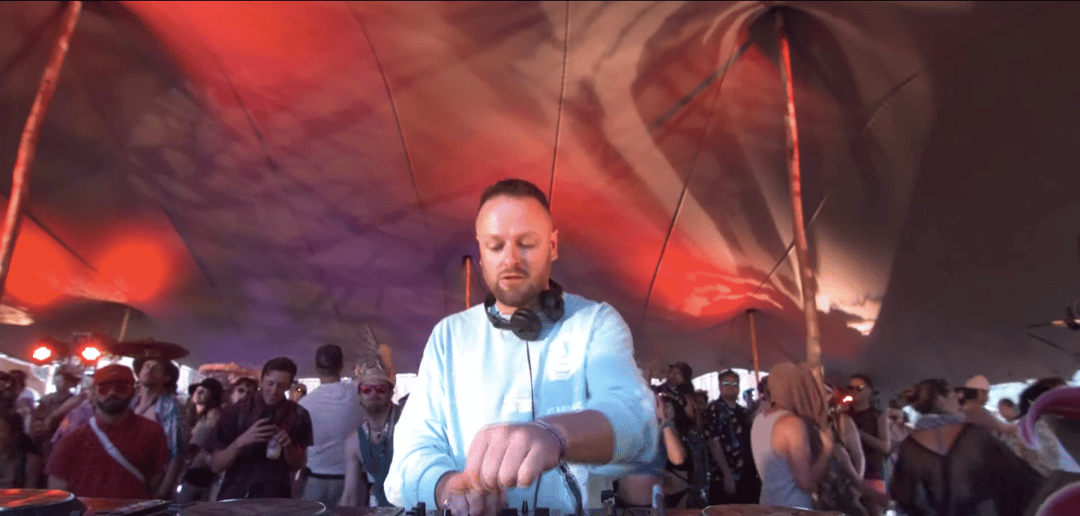 Photo of set Sam Binga.