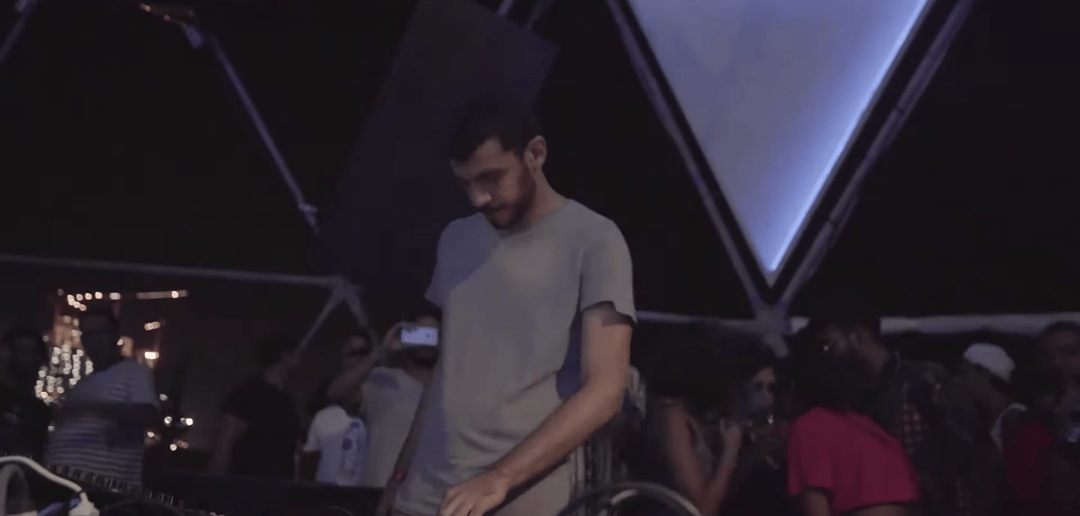 Photo of set Hassan Abou Alam.