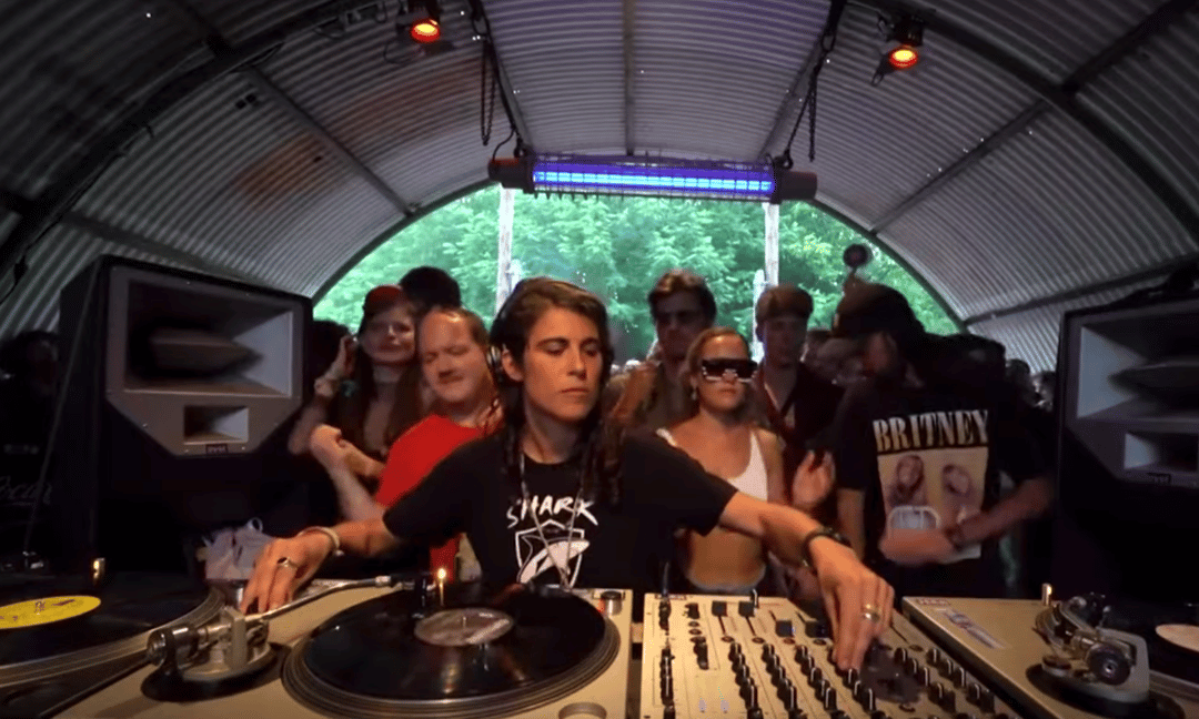 Photo of set Paquita Gordon.