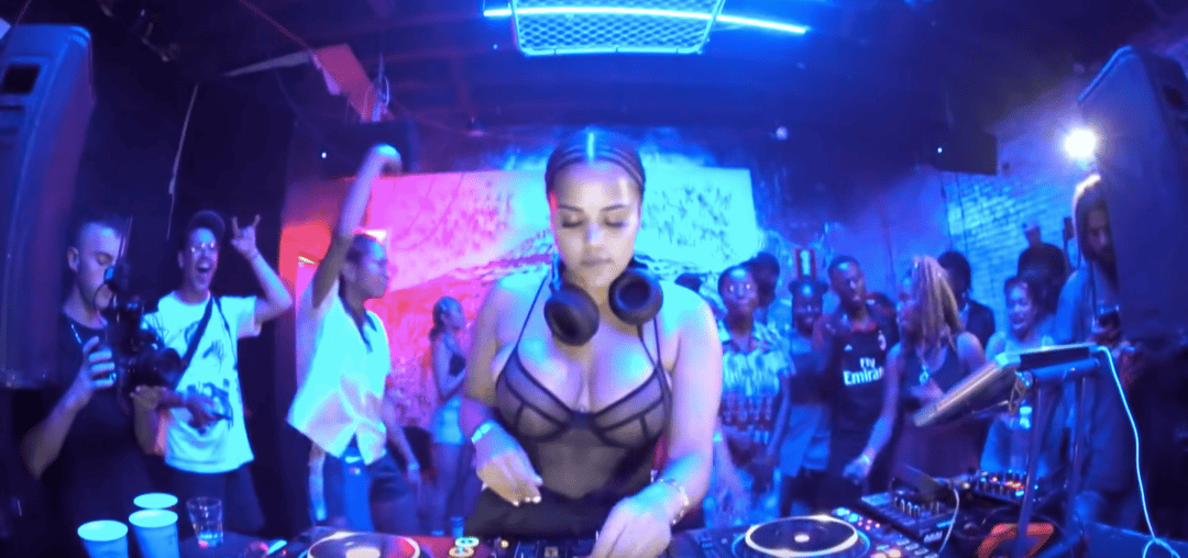 Photo of set Jadalareign.