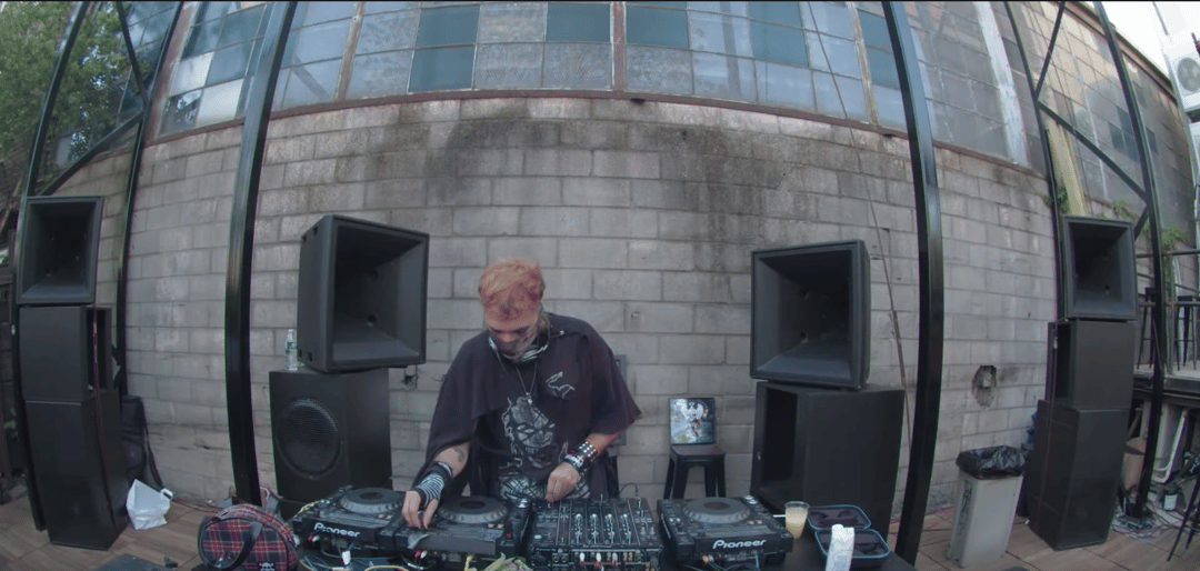 Photo of set Hatechild.