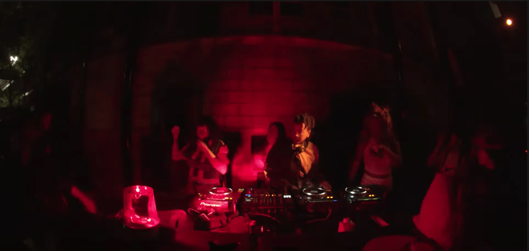 Photo of set SHYBOI.