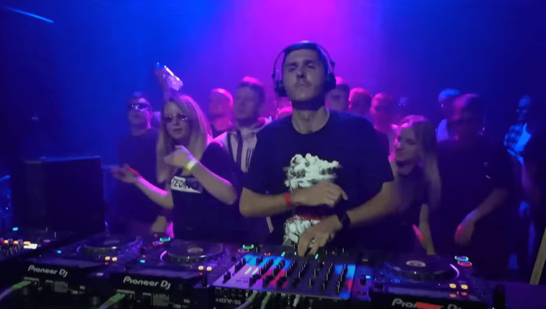 Photo of set Introversion.