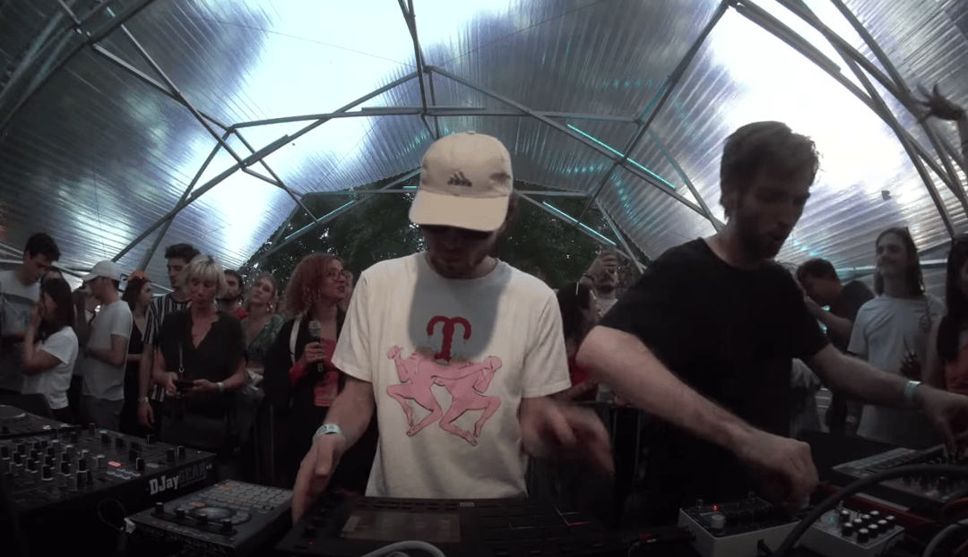 Photo of set Freq444.