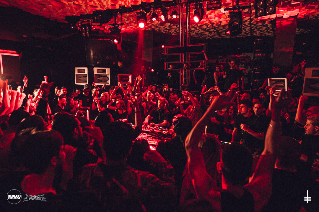 Photo of set VII Circle.