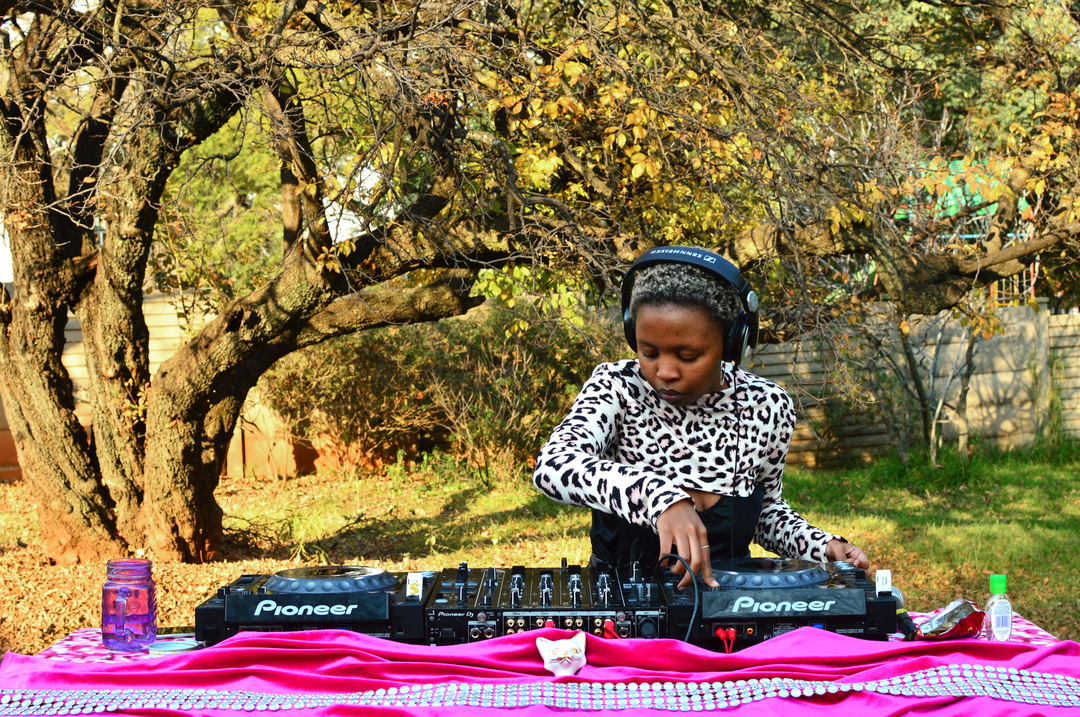 Photo of set Your Uncle Garry.